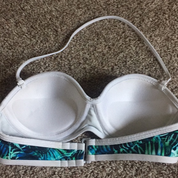 ❌SOLD❌ PINK by Victoria’s Secret Swim Top - Picture 2 of 4